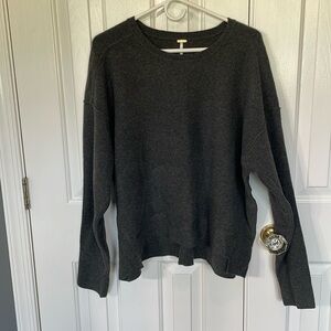 Free People Soft Gray Pullover Size M. Roomy. Excellent condition.
